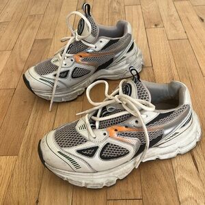 Axel Arigato Marathon Runner
Cremino Kale Green (Women's)